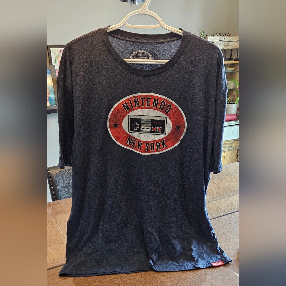 Nintendo New York tshirt XXL